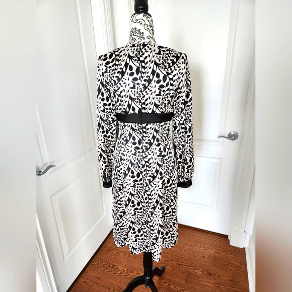 Ladies Satin Dress Size US S - Picture 3 of 6